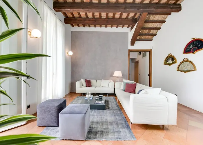 Corte Livia & Breakfast فورلي